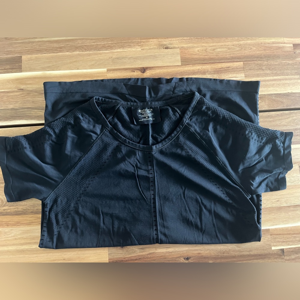 Athleta T-Shirt Size Medium